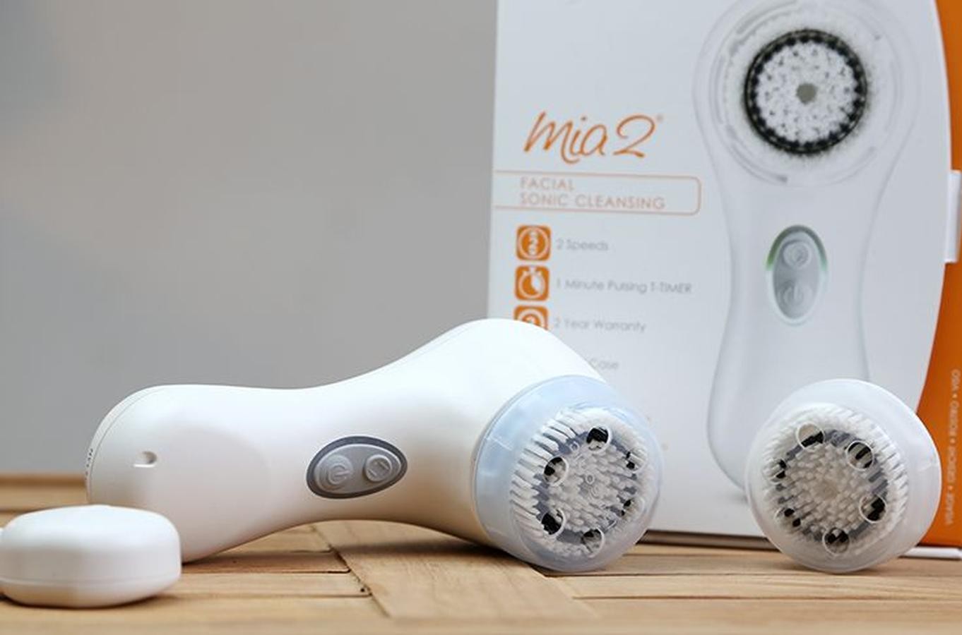 Máy rửa mặt Clarisonic Mia 2 giá bao nhiêu? Mua ở đâu chính hãng?