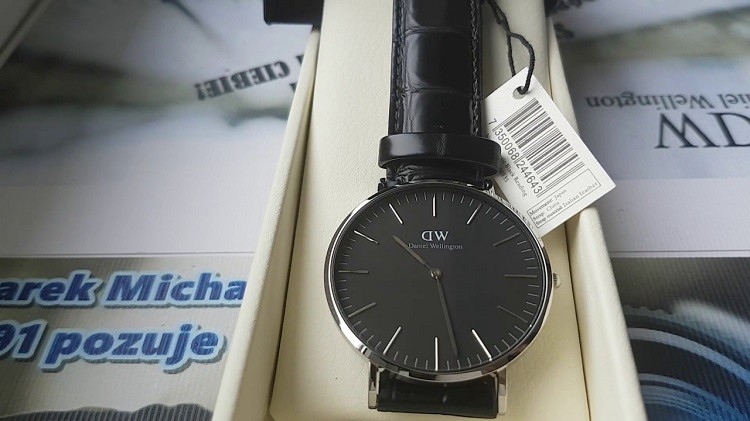 Đồng hồ Daniel Wellington DW00100135