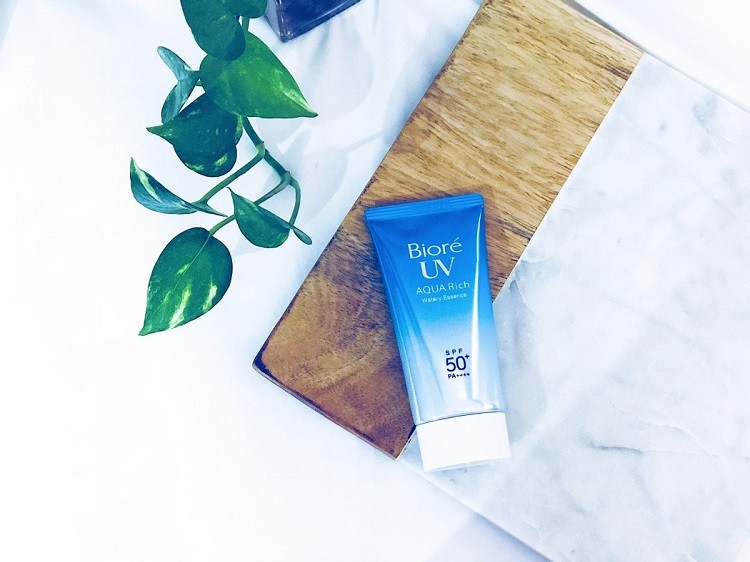 Top 7 kem chống nắng dành cho da dầu kem chống nắng dành cho da dầu mụn, kem chống nắng dành cho da dầu nhạy cảm, kem chống nắng dành cho da dầu tốt nhất, kem chống nắng dành cho da dầu và da mụn