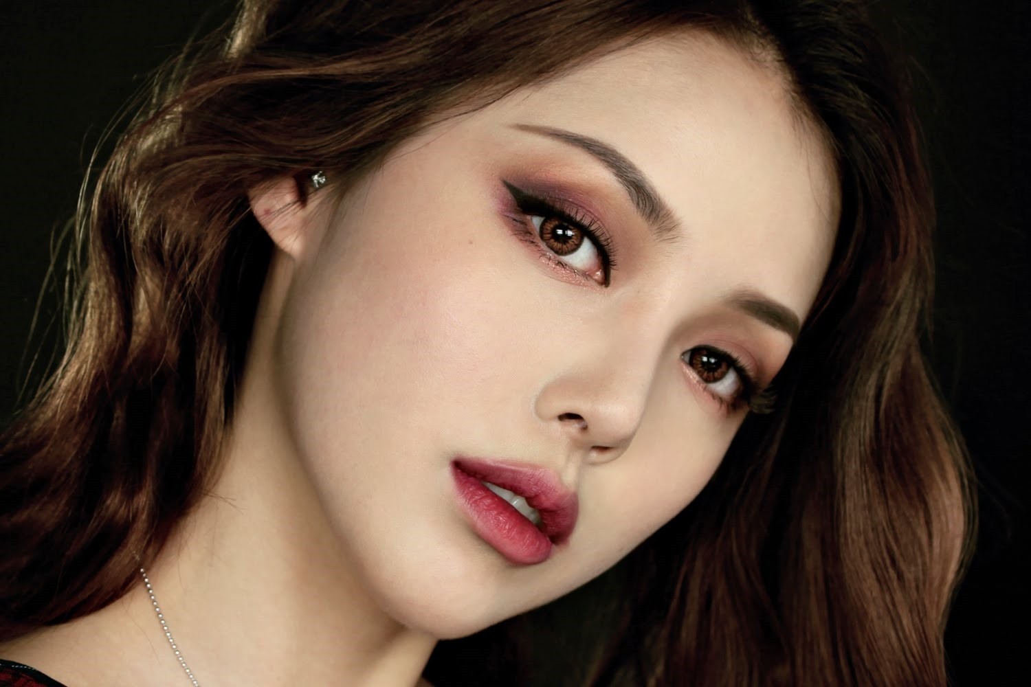 Chú ý trang điểm mắt