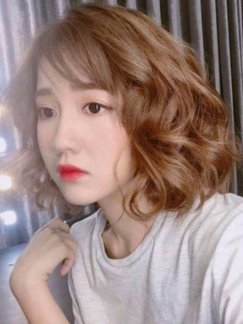 Top 7 những kiểu tóc ngắn uốn gợn sóng tóc ngắn uốn sóng, tóc ngắn uốn gợn sóng, kiểu tóc ngắn uốn gợn sóng, những kiểu tóc ngắn uốn gợn sóng, các kiểu tóc ngắn uốn gợn sóng