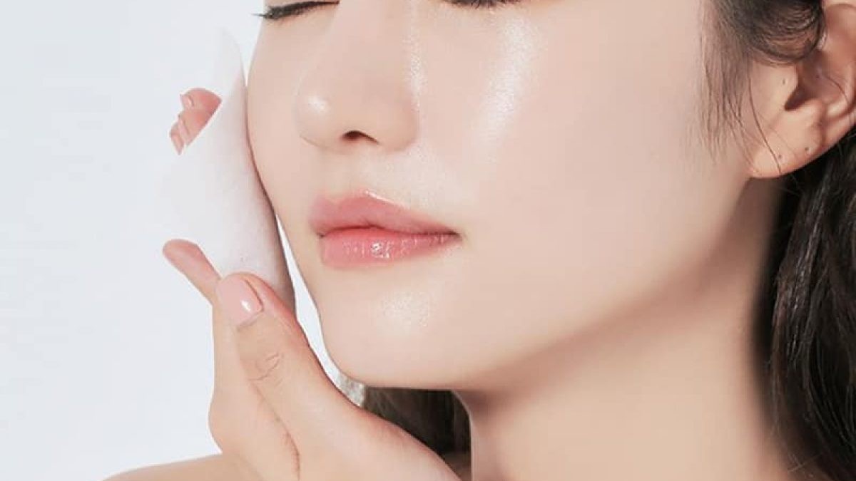 Toner là gì? Cách sử dụng toner để chăm sóc da toner là gi, sau bước toner là gì, toner là gì cách sử dụng, toner là j