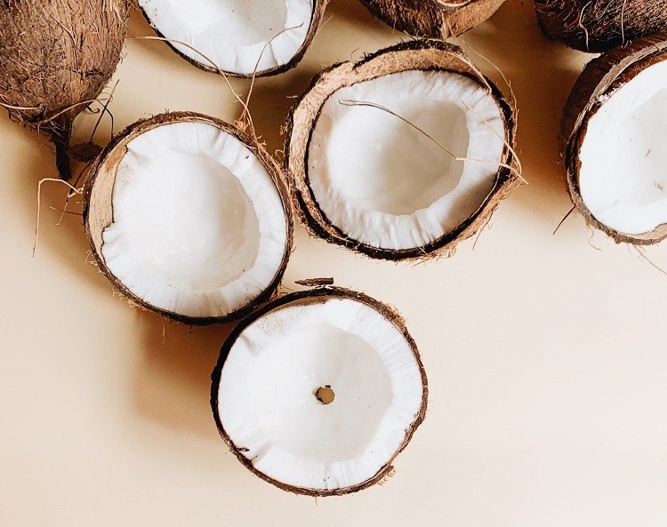 Cách dưỡng tóc bằng dầu dừa giúp tóc bóng khỏe, mềm mượt cách dưỡng tóc bằng dầu dừa, tác dụng của dầu dừa với tóc, dưỡng tóc với dầu dừa, tác dụng dầu dừa với tóc, dầu dừa bôi tóc, dưỡng tóc bằng dầu dừa đúng cách, duong toc bang dau dua, dưỡng tóc nhanh dài bằng dầu dừa, dầu dừa với tóc, dưỡng tóc dài bằng dầu dừa