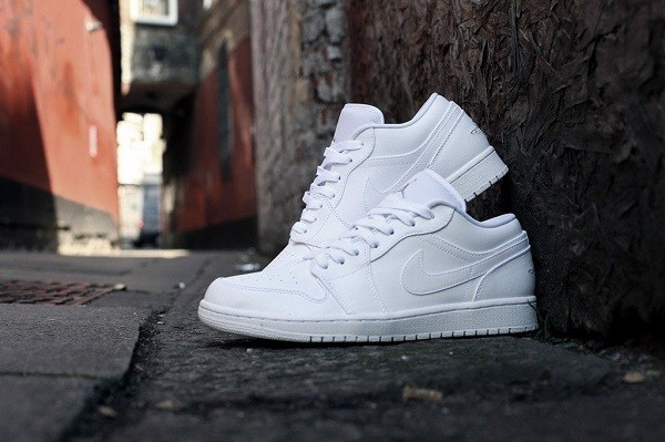 giày thể thao trắng, giày thể thao trắng đẹp, giày thể thao trắng nữ, giày thể thao trắng nam, giày thể thao trắng đen, giày thể thao trắng đế cao, giày thể thao trắng trẻ em, giày thể thao trắng cho bé gái, giày thể thao trắng nữ trẻ em