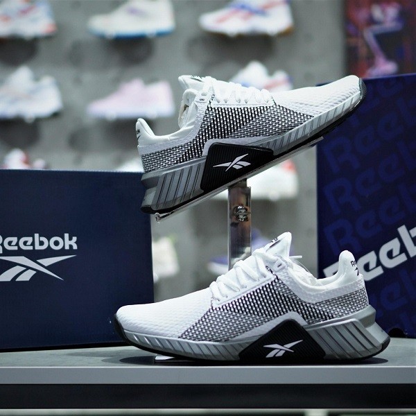 Top 9 đôi giày Reebok sale chính hãng được các tín đồ săn lùng